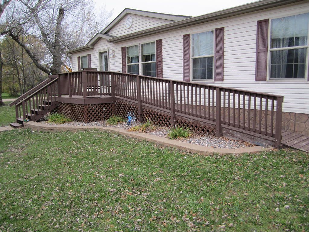 120 S Park St, Iroquois, SD 57353 Zillow