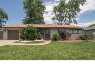 27 Inkberry Rd, Levittown, PA 19057