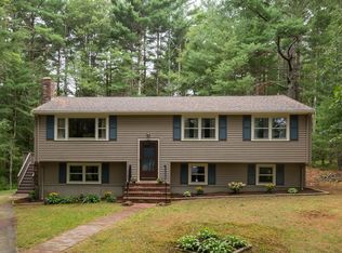 110 Edgewater Dr, Pembroke, MA 02359