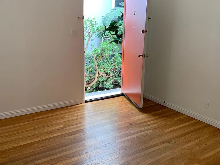 1128 Monterey Blvd — Photo 2