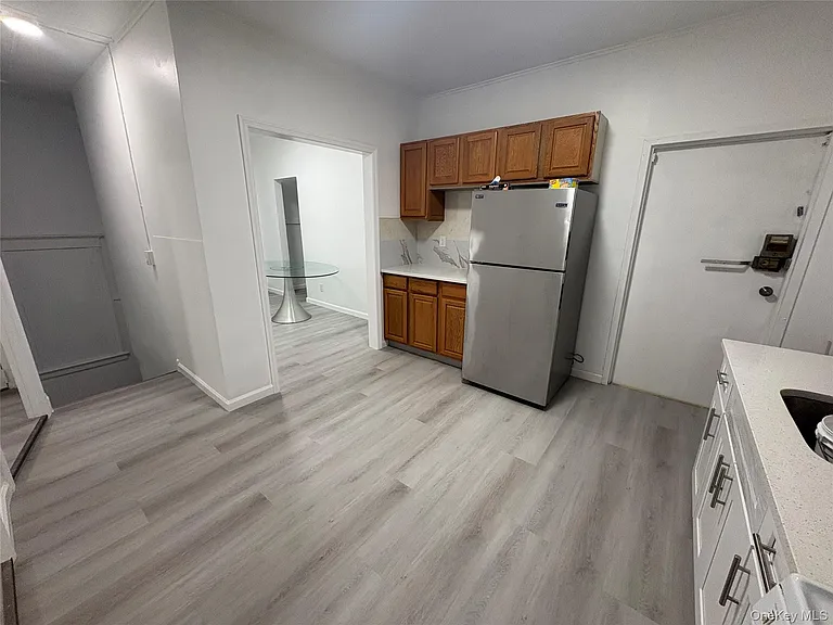 130 Wickham Ave — Photo 13