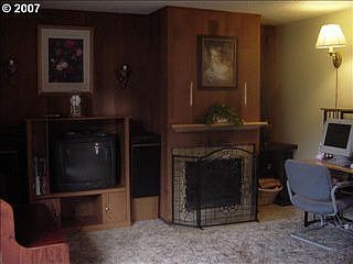 4th image of 353 NE 105th St