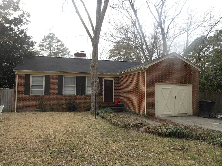 Big trees, nice landscaping, good neighborhood