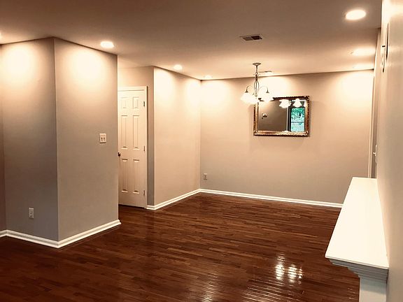 4th image of 2812 Lee Oaks Pl