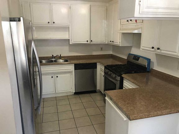 3rd image of 1322 E Avenue J4