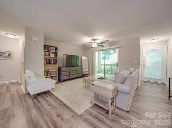 1052 Churchill Downs Ct APT I, Charlotte, NC 28211