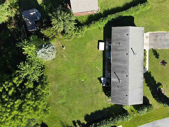 2nd image of 141 Sunrise Dr