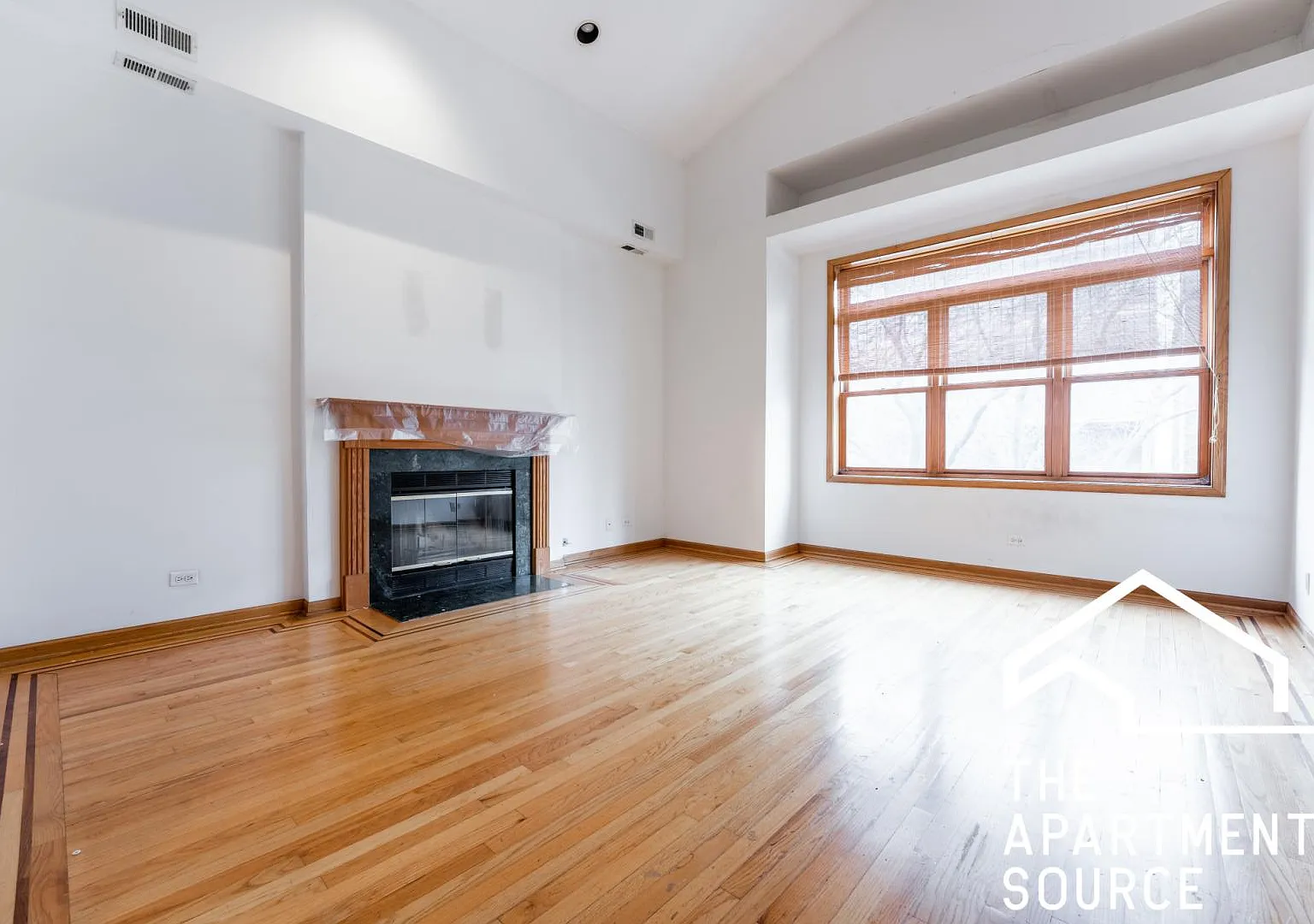 1940 West Diversey Parkway #3W — Photo 3