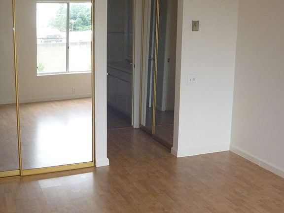 5th image of 1775 Diamond St Unit 1-119