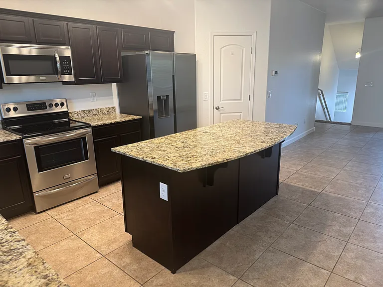 2150 W Alameda Rd #1332 — Photo 5