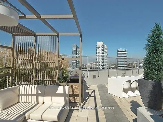 352 Front St W #622 — Photo 22