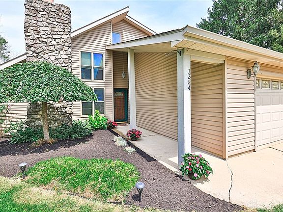 3rd image of 3284 Adell Dr