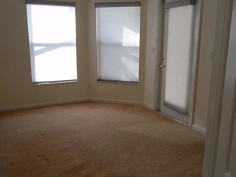 15309 Markham Dr — Photo 24