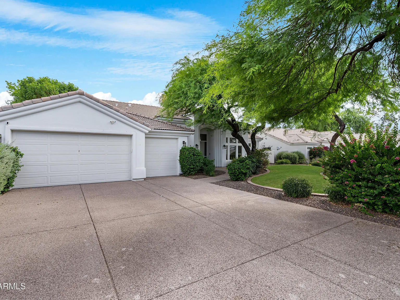 4 bed, 2.5 bath, 3413 sqft, $9,200 — Photo 4