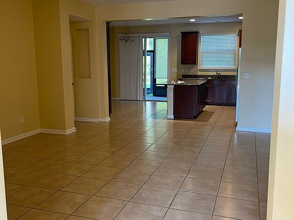 5th image of 259 Richmond Dr