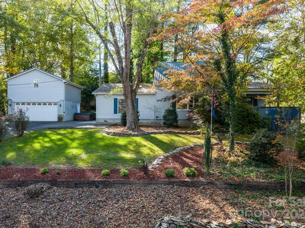 820 Peacehaven Pl NW, Lenoir, NC 28645