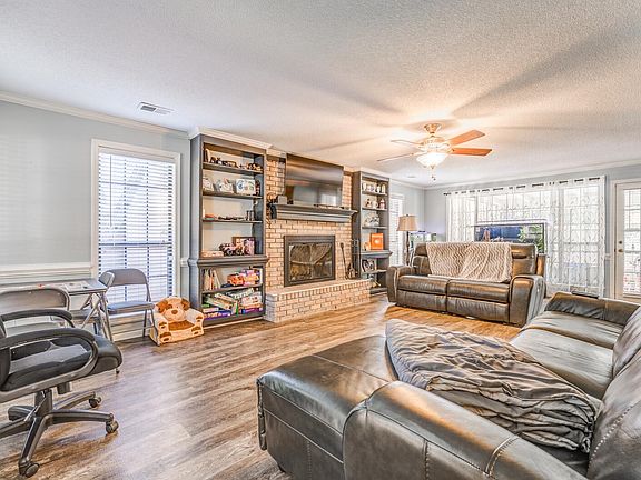 4th image of 3769 Oak Forest Dr