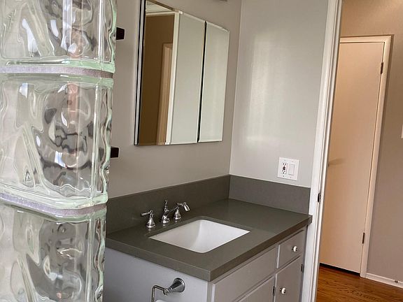 2nd image of 211 Lincoln Ave #2