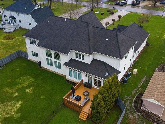 3rd image of 5010 E River Rd