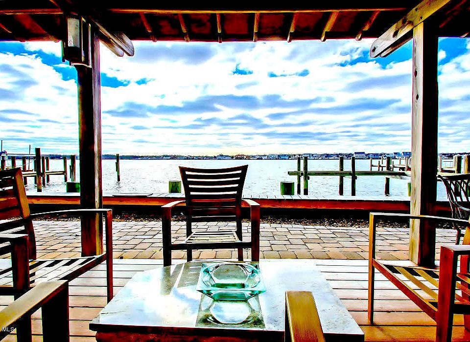 1st image of 253 S Shore Dr