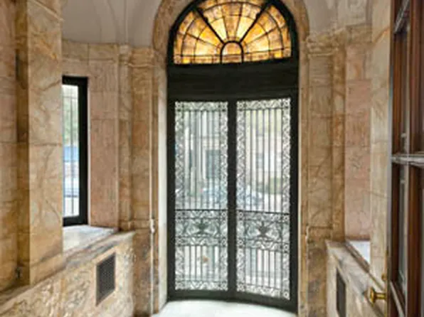 105 Eighth Avenue image 1 of 8