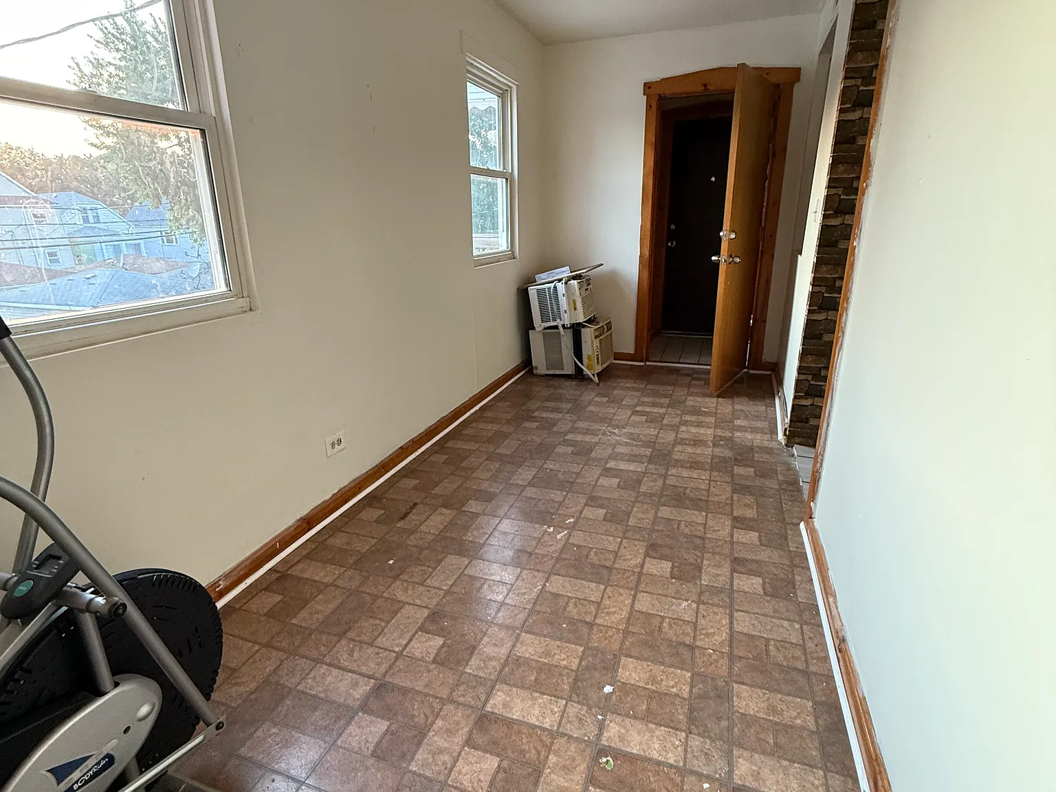2 bed, $1,300 — Photo 2