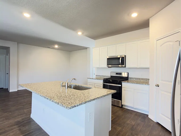 282 Texas Palmetto Cir — Photo 9