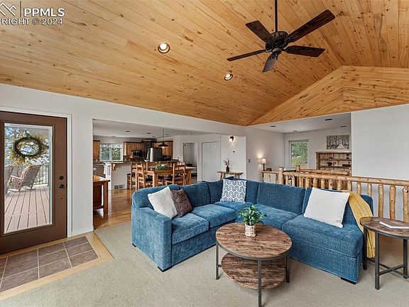 3rd image of 305 Sun Valley Dr