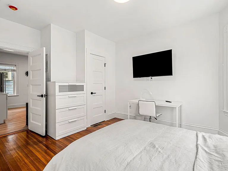 21 Sudan St #5 — Photo 3