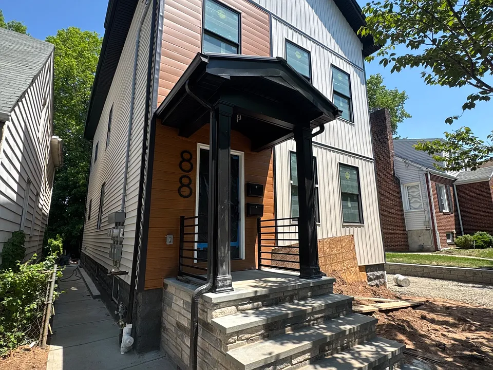 88 Sanford Ave #2