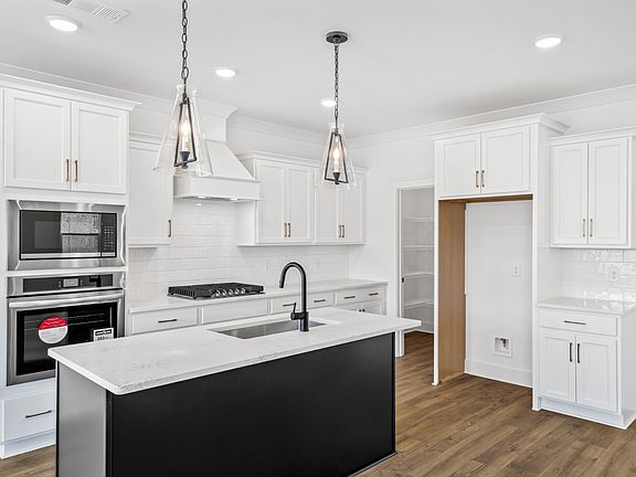 7th image of this home
