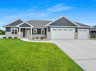 2406 Riddle Ct, De Pere, WI 54115