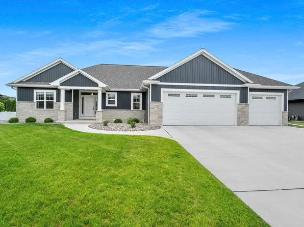 2406 Riddle Ct, De Pere, WI 54115