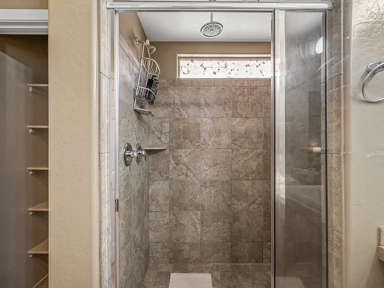 12025 W Polk St — Photo 38