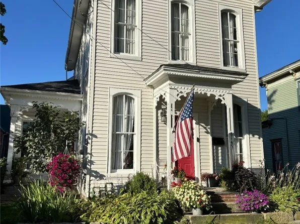 8145 Maple Ave, Garrettsville, OH 44231