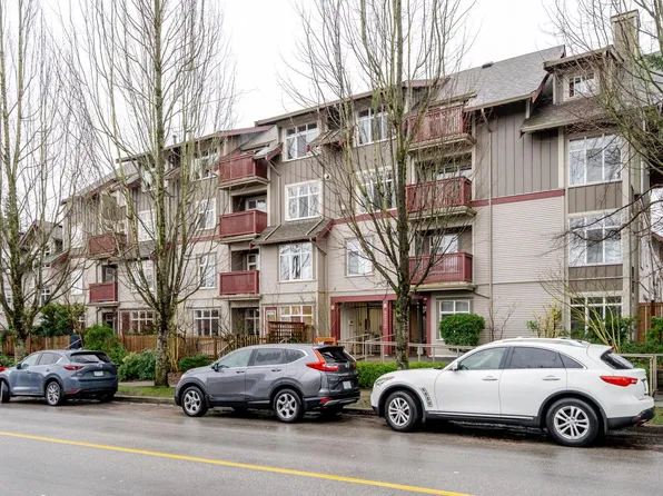 4272 Albert St #304, Burnaby, BC V5C 2E8