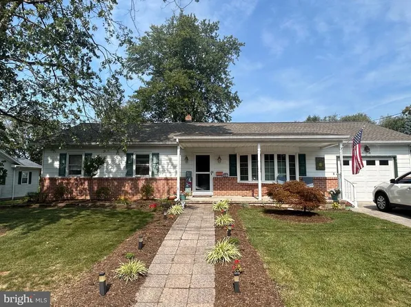 221 Ewell Ave, Gettysburg, PA 17325