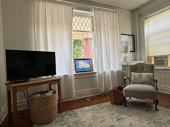 4th image of 605 Sunset Ave APT 1
