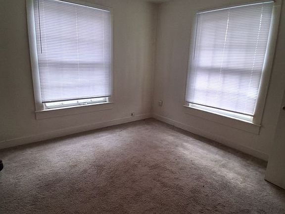 4th image of 204 Holderrieth Blvd