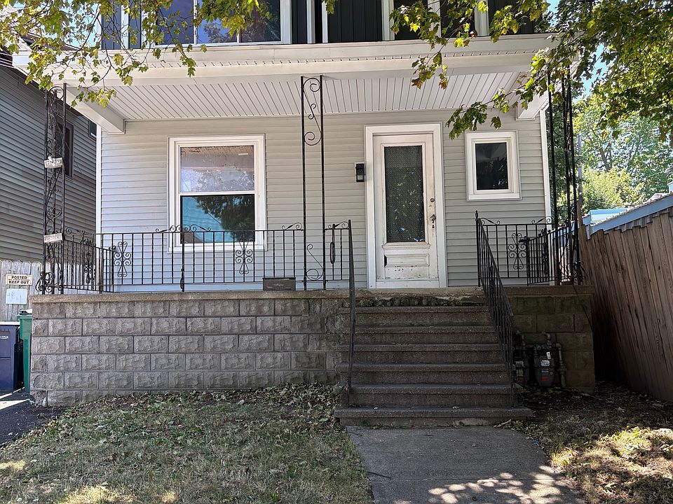 1st image of 17 Sheffield Ave Floor 1
