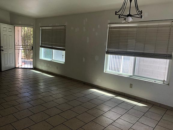 3rd image of 5911 Commodore Cove Dr