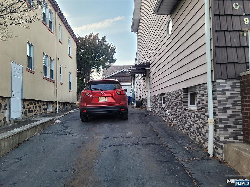 2nd image of 709 Kingsland Ave