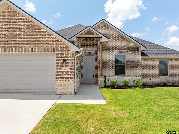 5th image of 382 Mary Dr