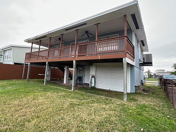 3rd image of 248 Barracuda St
