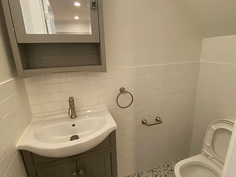 34-27 Crescent St #2 — Photo 23
