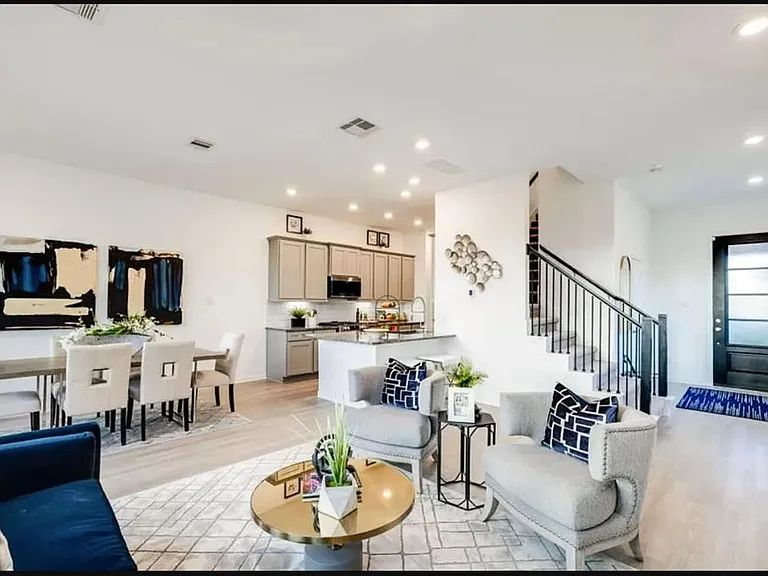 4135 Balboa Dr — Photo 4