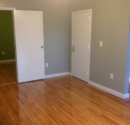 2nd image of 338 Gates Ave APT 3