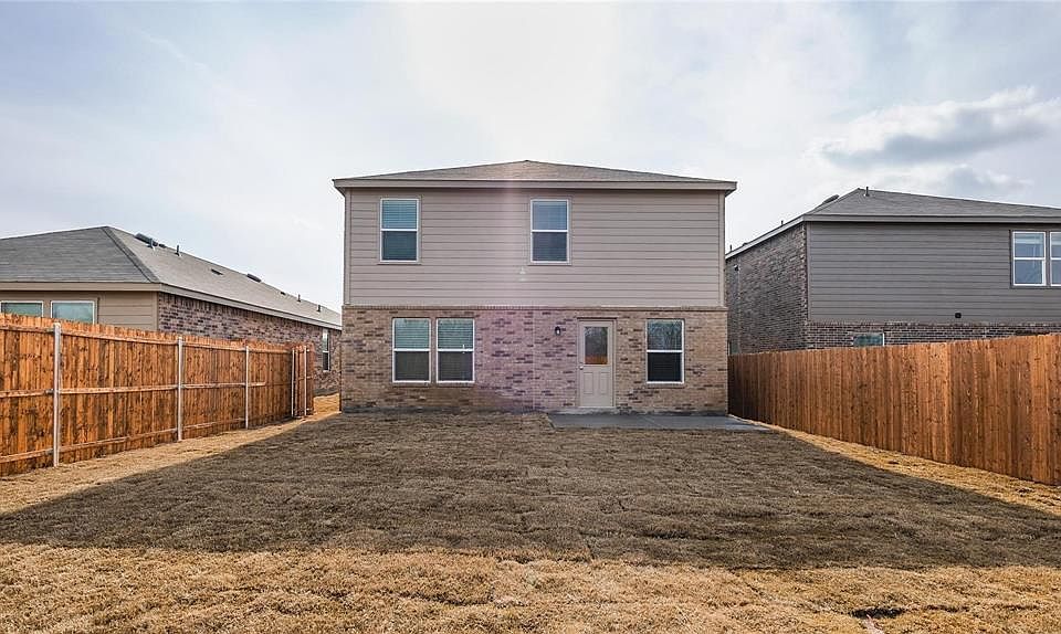 1st image of 472 Lake Erie Dr #472