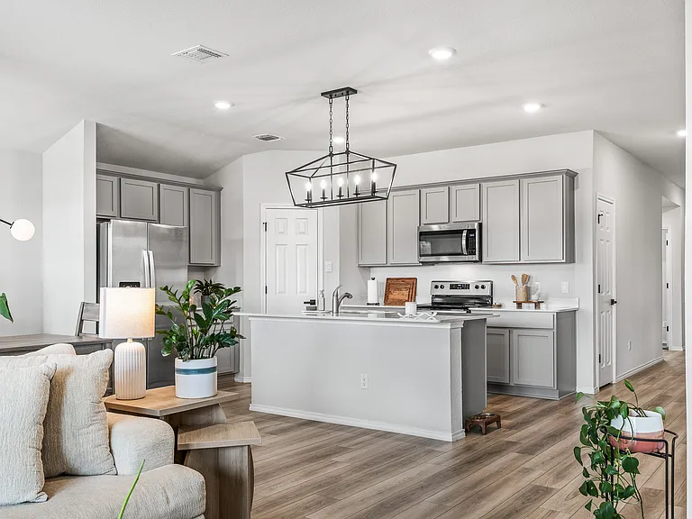 Kitchen (all appliances included)