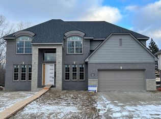 6052 Mayapple Dr, Troy, MI 48085